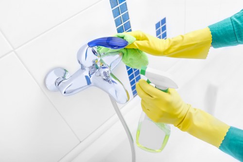 Thorough residential deep cleaning in Fulham for floors, fixtures, and high-touch areas